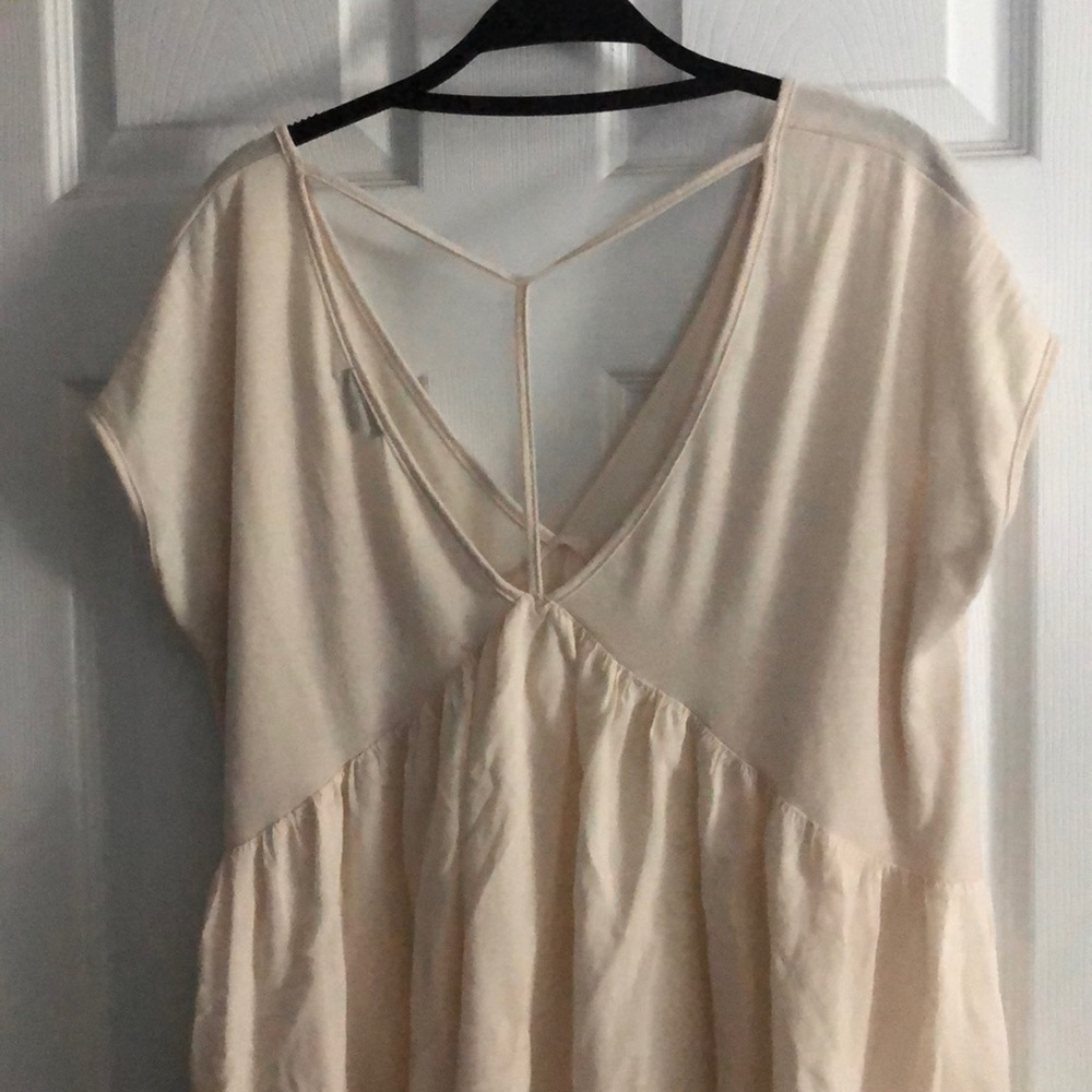 Flowy Cream Top